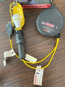 lot 76 image: Craftsman Cord Reel Work Light