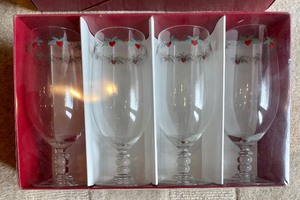 lot 10A image: Hearts and Pines Stemware