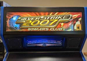 lot 3 image: 2007 Silver Strike Arcade Bowling Game