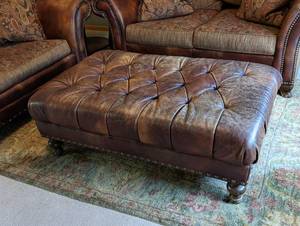 lot 59 image: King Hickory Leather Ottoman