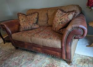 lot 60 image: King Hickory Leather Accented Loveseat