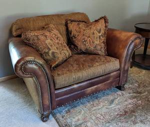 lot 61 image: King Hickory Leather Accented Armchair