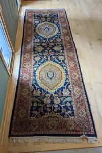 lot 71 image: Colorful Runner