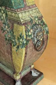 lot 82 image: Pretty Home Decor