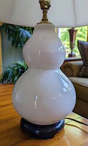 lot 85 image: Pair of White Table Lamps