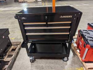 lot 812 image: Husky 3304 Mechanics Cart with Extended Side Table and Bottle Tray