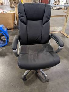 lot 843 image: Executive Leather Office Chair
