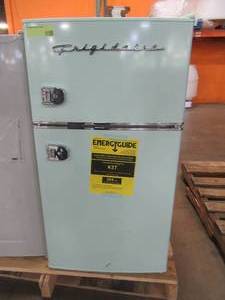 lot 28 image: Frigidaire Retro Mini Fridge with Freezer, EFR840-MINT - Scratch and Dent - In Good Working Condition.