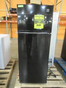 lot 44 image: RCA 7.5 cu. ft. Mini Refrigerator in Black, RFR741-BLACK - Scratch and Dent - In good working condition.