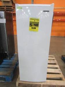 lot 48 image: Thomson Upright Freezer 6.5 cu. ft., TFRT690 - Scratch and Dent - In good working condition.