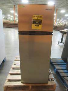 lot 49 image: Thomson 7.5 cu. ft. Top-Freezer Refrigerator, TFR725 - Scratch and Dent - In good working condition.