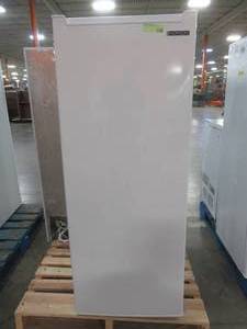 lot 57 image: Thomson Upright Freezer 6.5 cu. ft., TFRT690 - Scratch and Dent - In good working condition.