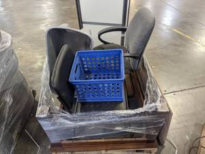 lot 854 image: Pallet of Items
