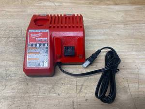 lot 12 image: MILWAUKEE M12 and M18 12-Volt18-Volt Lithium-Ion Multi-Voltage Battery Charger