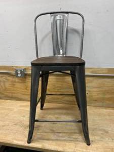 lot 17 image: CARLISLE 24 Modern Metal Counter Stool with Wood Seat (1 Pack)