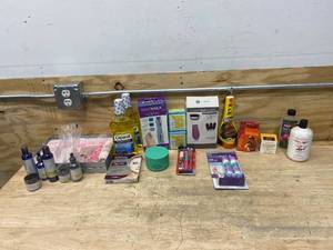 lot 72 image: Lot of Home Good Items