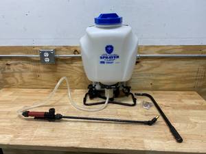 lot 70 image: HARVEST KING 4 Gallon Backpack Sprayer (61805)