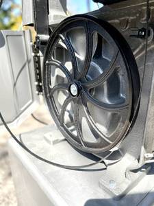 lot 30 image: Working Jet 14 MetalWood Vertical Band Saw&nbsp