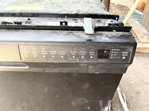 lot 32 image: Dishwasher - Handicap Height