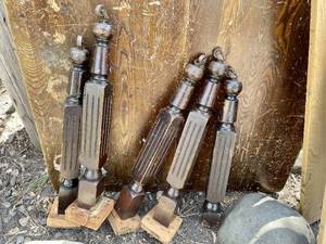 lot 37 image: Old Table w Leaves