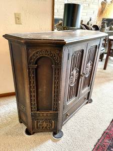 lot 47 image: Vintage Carved Dining Room Cabinet