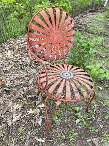 lot 85 image: Antique Metal Patio Chair