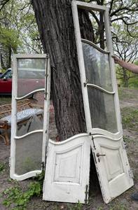 lot 92 image: Wonder White Bi-fold Doors w Hardware from Mansion on Summit Ave, St. Paul