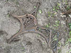 lot 95 image: Ornate Antique Iron Desk Ends