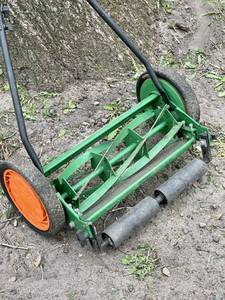 lot 96 image: Working Push Mower