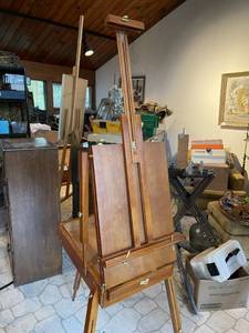 lot 108 image: Nice Quality Portable Artists Travel Easel