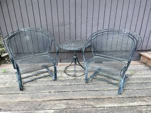 lot 115 image: 3 Piece Iron Patio Table Set
