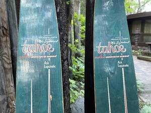 lot 122 image: Pari of Vintage TAHOE Western Wood Water Skis