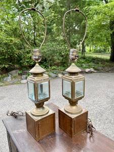 lot 123 image: Pair of Vintage Brass Beveled Glass Lantern Table Lamps