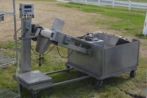 lot 17 image: Apple washer conveyor with Fairbanks FB350 Scale to bag and weigh apples