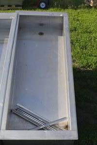 lot 31 image: Cooling salad bar insert with salad bar dividers 