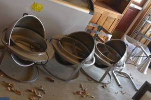 lot 116 image: Buffet Supplies