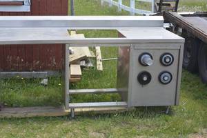 lot 132 image: nsf food service beverage table
