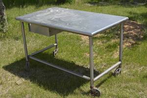 lot 149 image: Table and Casters