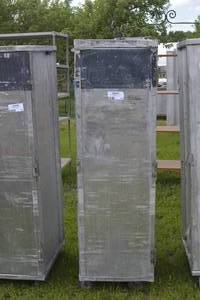 lot 180 image: Enclosed Full Size Pan Rack
