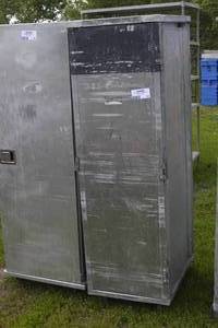 lot 181 image: Enclosed Full Size Pan Rack
