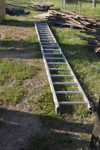 lot 187 image: 20 foot ladder