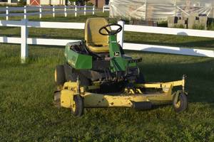 lot 93 image: JOHN DEERE F935 FRONT MOWER