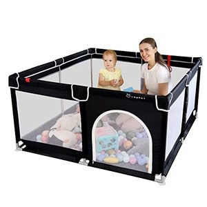 lot 81 image: 4 x 4 Baby Playard with Balls