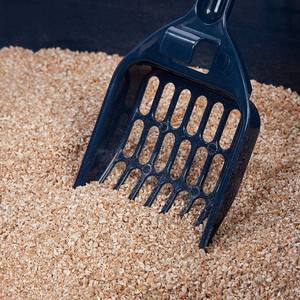 lot 127 image: IRIS USA Cat Litter Box, Open Top Kitty Litter Box with Shield and Cat Litter Scoop