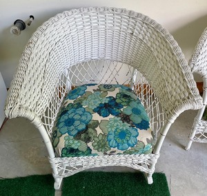 Charming Vintage White Wicker Patio Set