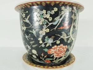 lot 6 image: Chinese Black Porcelain Jardinere