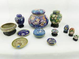 lot 52 image: Group of 12 Cloisonne Urns, Eggs, and Dishes