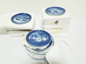 lot 107 image: Group of 19 Royal Copenhagen Christmas Plates
