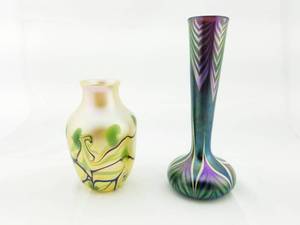 lot 115 image: 2 Orient Flume Vases