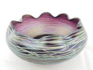 lot 119 image: Unsigned Hand Blown Glass Dish